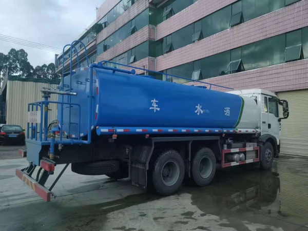 重汽豪沃（20吨）洒水车【国六排放】广东包牌